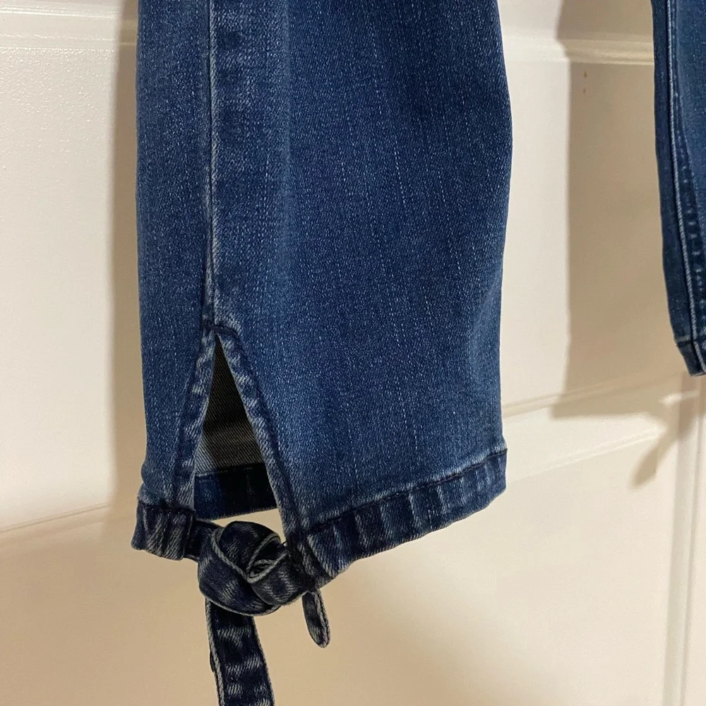 Classic Blue Women's Jeans - Picture 3 of 8